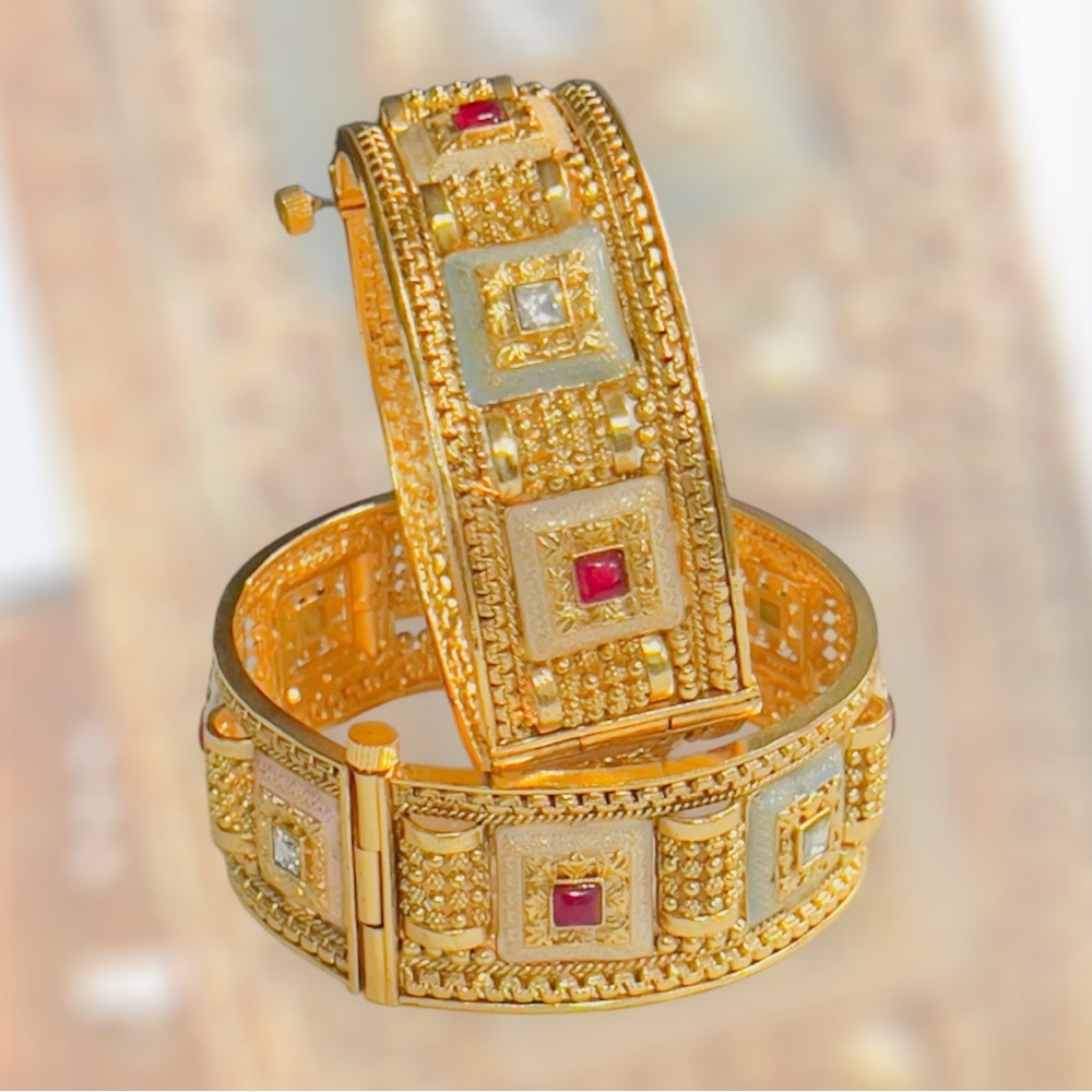 Elegant Gold plated and Red Bracelet